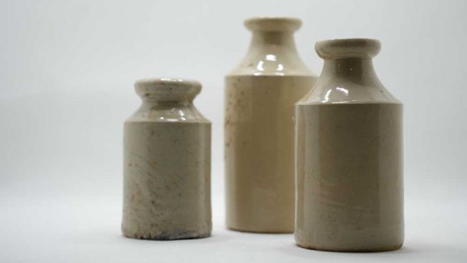 Pre-Loved - Mini Stoneware Vases 1 - Set Of 3 - Image 4