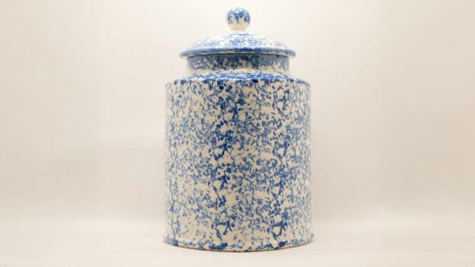Arthur Wood Ginger Cookie Jar in blue and white fleck with the lid on