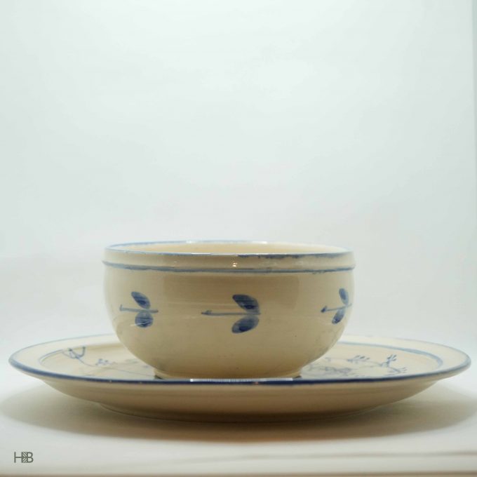 Beautiful blue and white plate and bowl set - Image 5