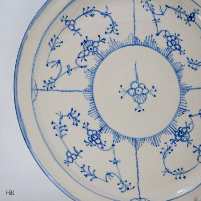 Beautiful blue and white plate and bowl set - Image 7