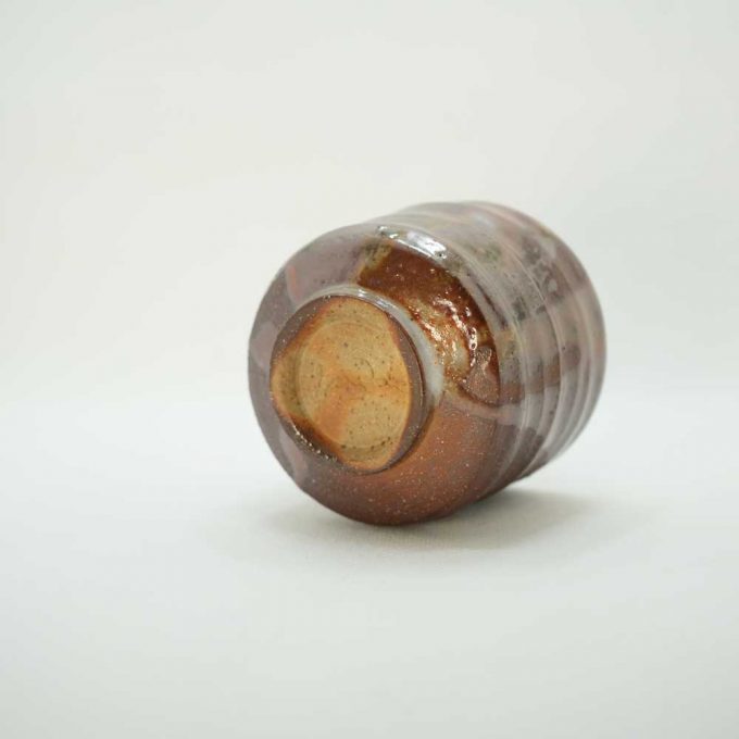 Teshe Dark Metalic pot by Gemma Smale - Image 4