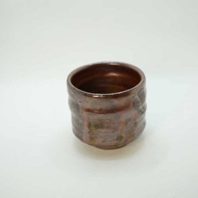 Teshe Dark Metalic pot by Gemma Smale - Image 2